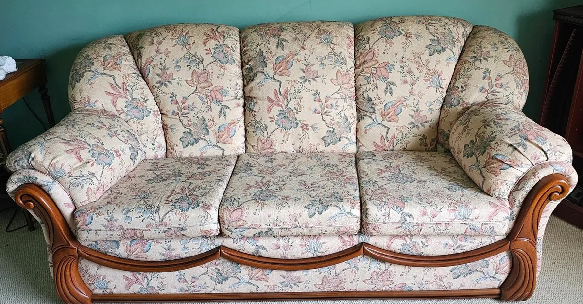 Three Piece Suite - Image 1