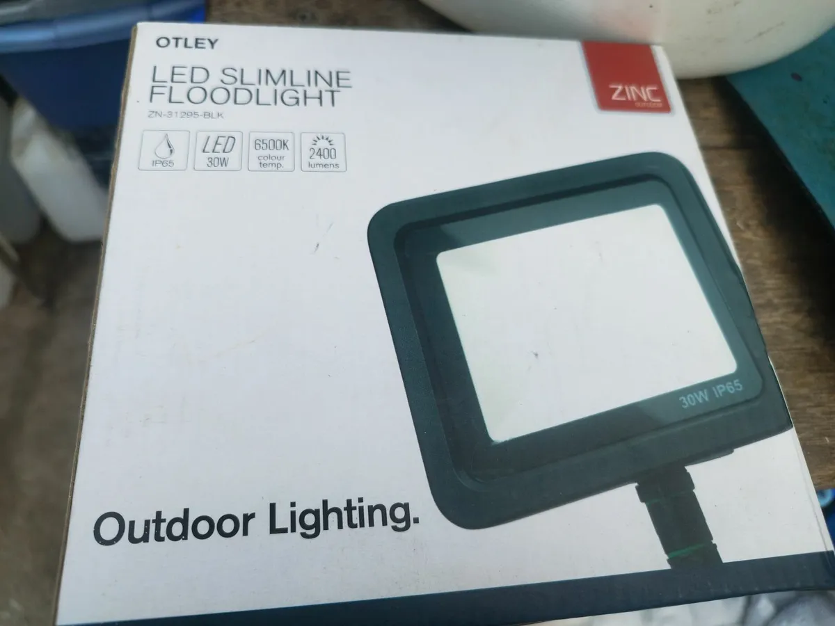 Flood light - Image 2