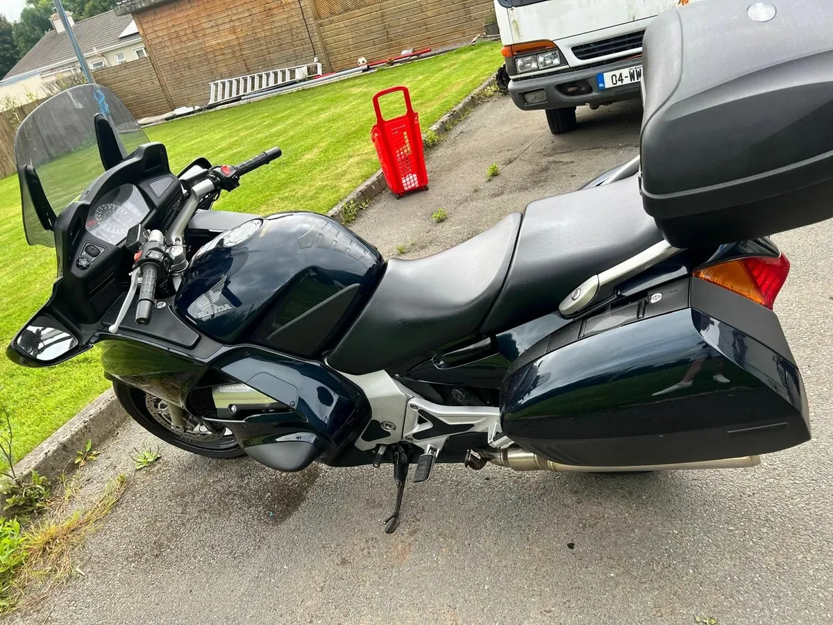 Honda pan european - Image 4