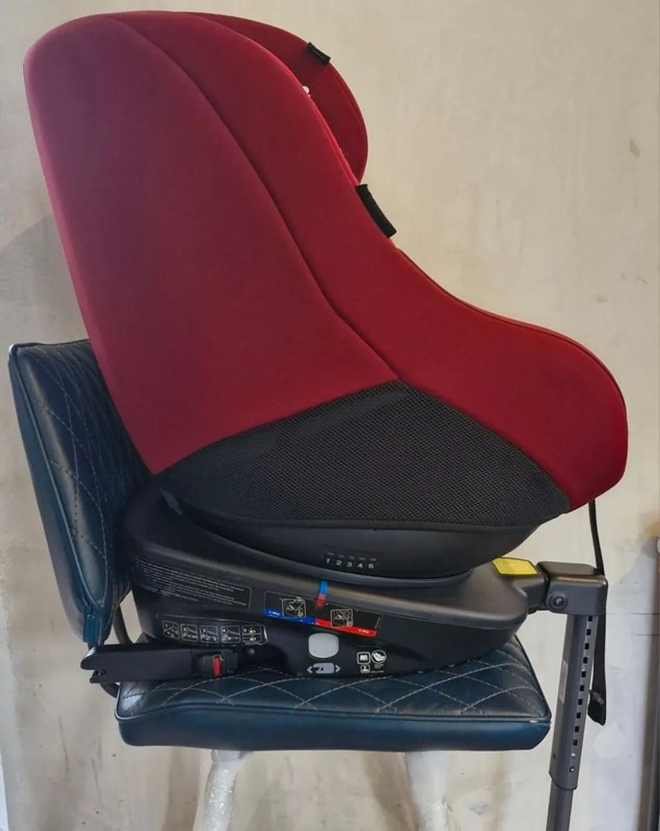 Car Seat - Good as New - Image 2
