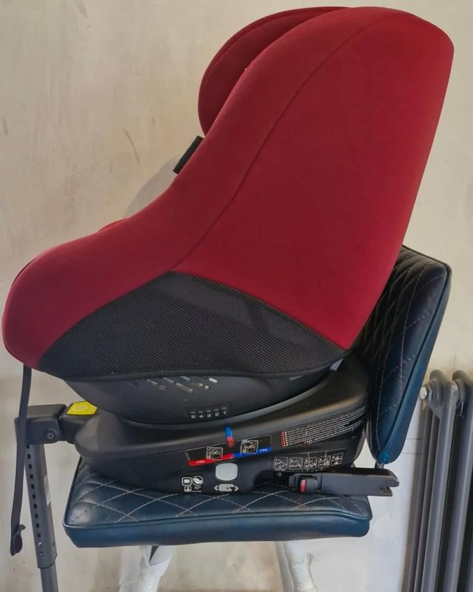 Car Seat - Good as New - Image 3