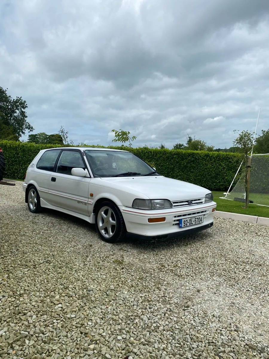 Toyota Corolla 1.3 GL - Image 2