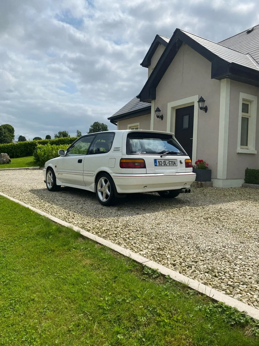 Toyota Corolla 1.3 GL - Image 4