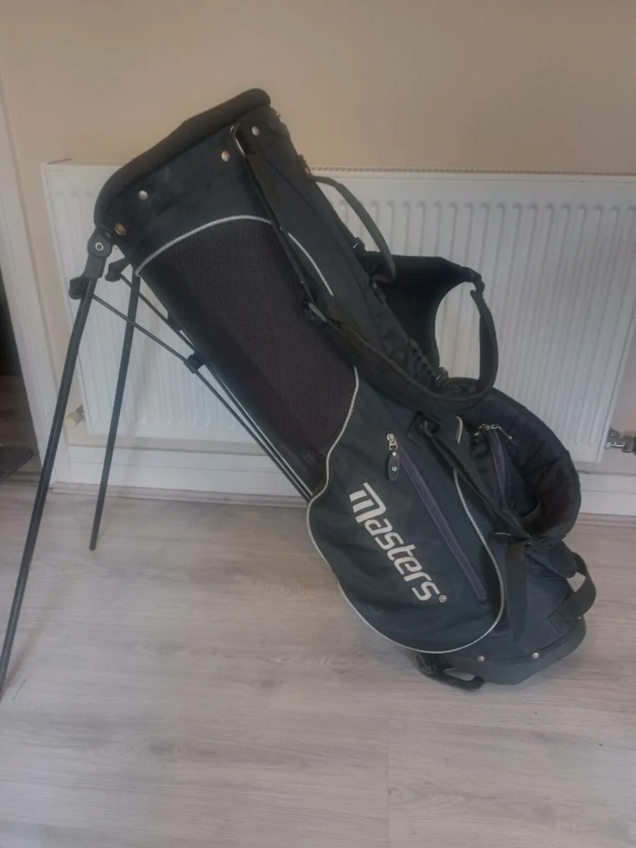 Masters golf bag with stand. - Image 1