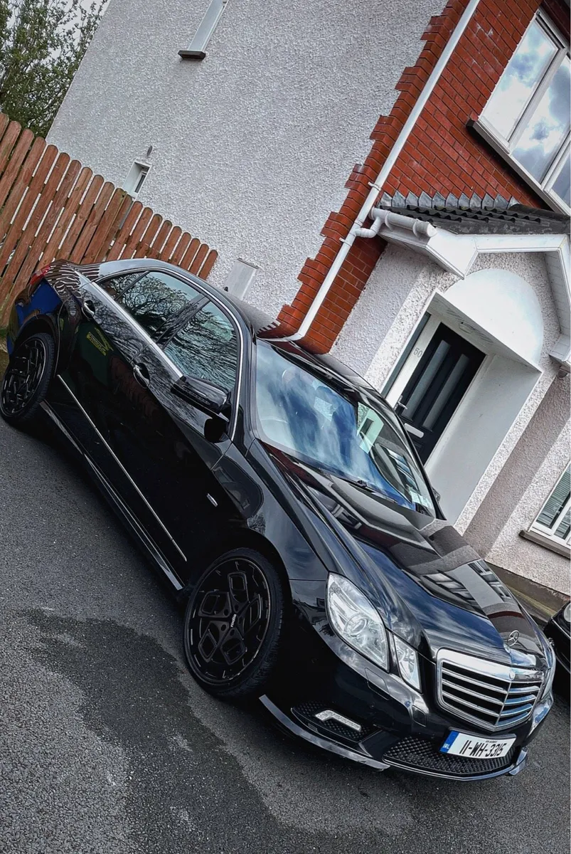 Mercedes e220 CDI Amg blue efficiency automatic - Image 1