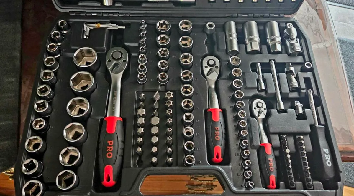 BIG BIG BIG SET OF socket brand - Image 1