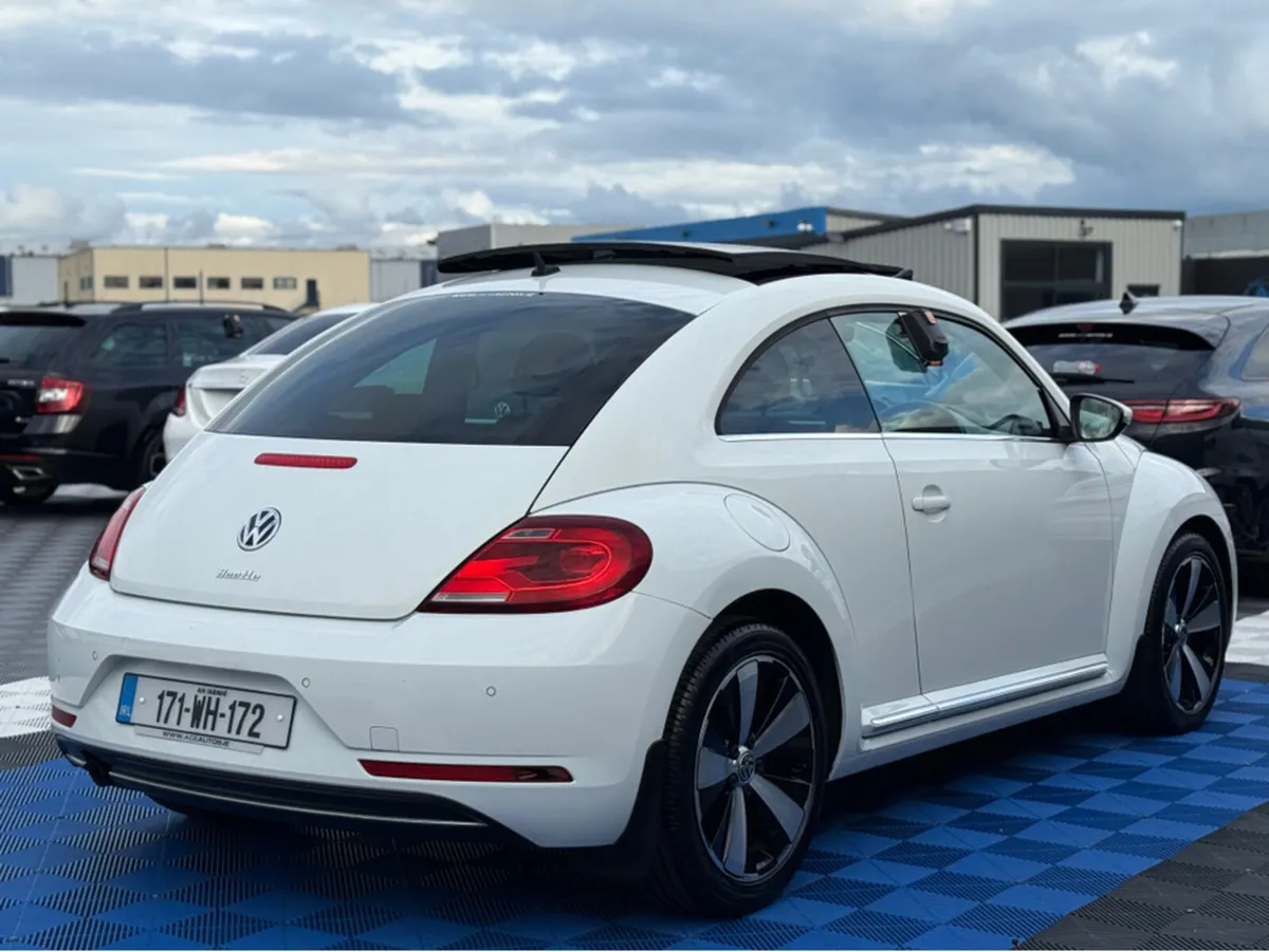 Volkswagen Beetle DESIGN - 2.0L DIESEL - MANUAL - - Image 2