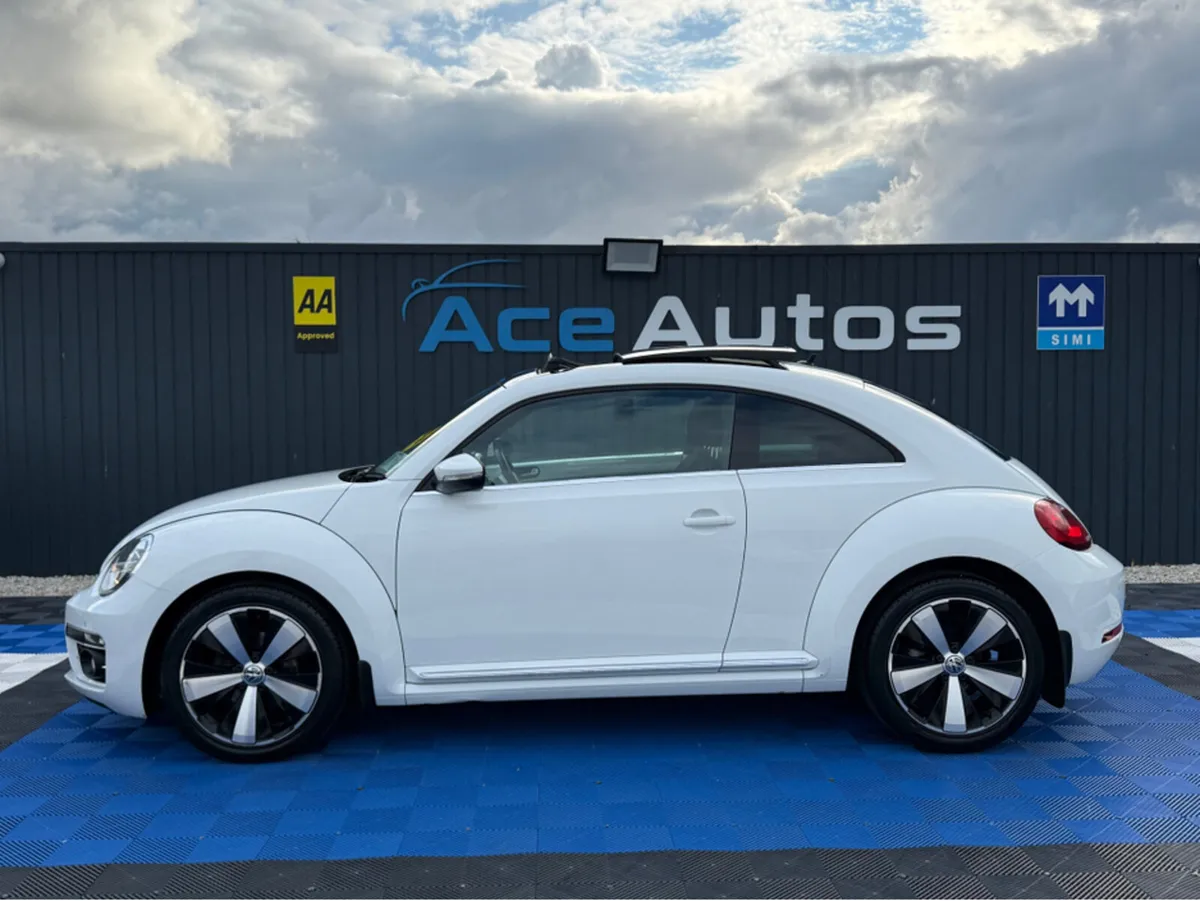 Volkswagen Beetle DESIGN - 2.0L DIESEL - MANUAL - - Image 4