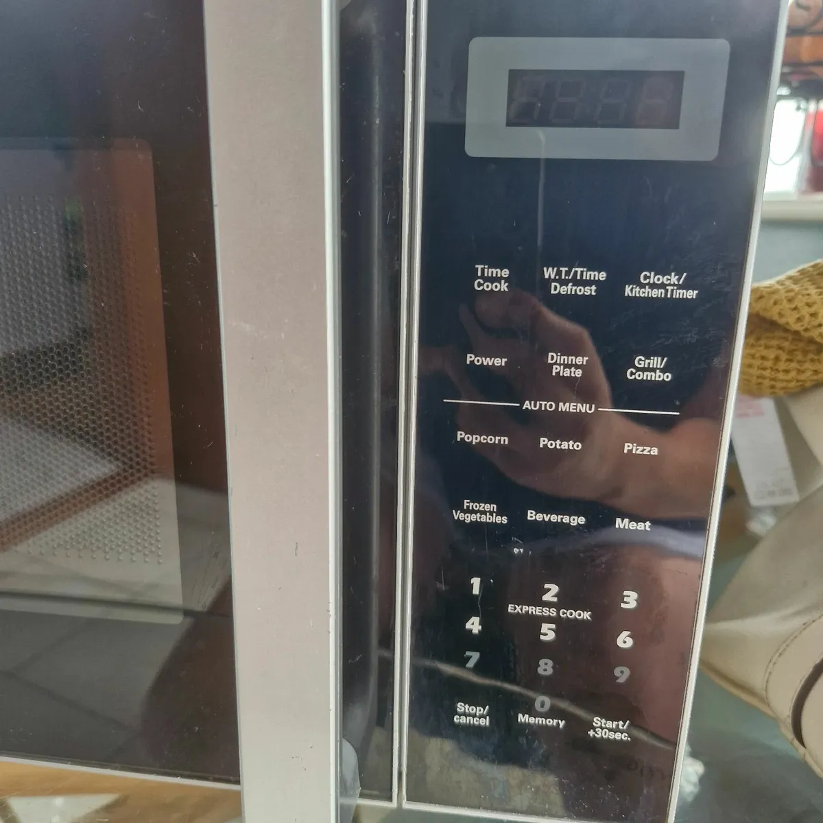 K20GS21 Microwave with Grill - Silver - Image 4