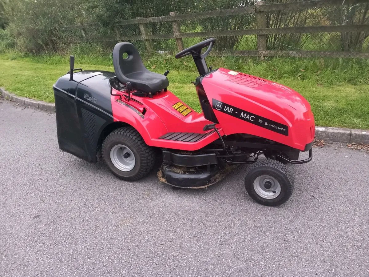 Ride on lawnmower - Image 1