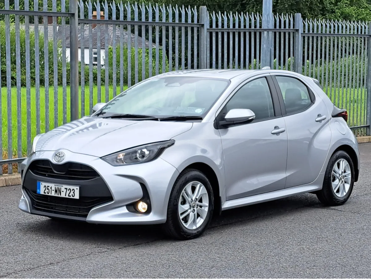 Toyota Yaris LUNA 1.5 HYBRID 115BHP AUTOMATIC **RE - Image 4