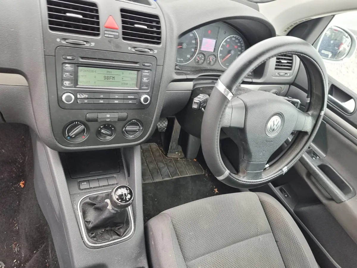 Volkswagen Golf 2006 1.4l new nct €999 No offers - Image 4