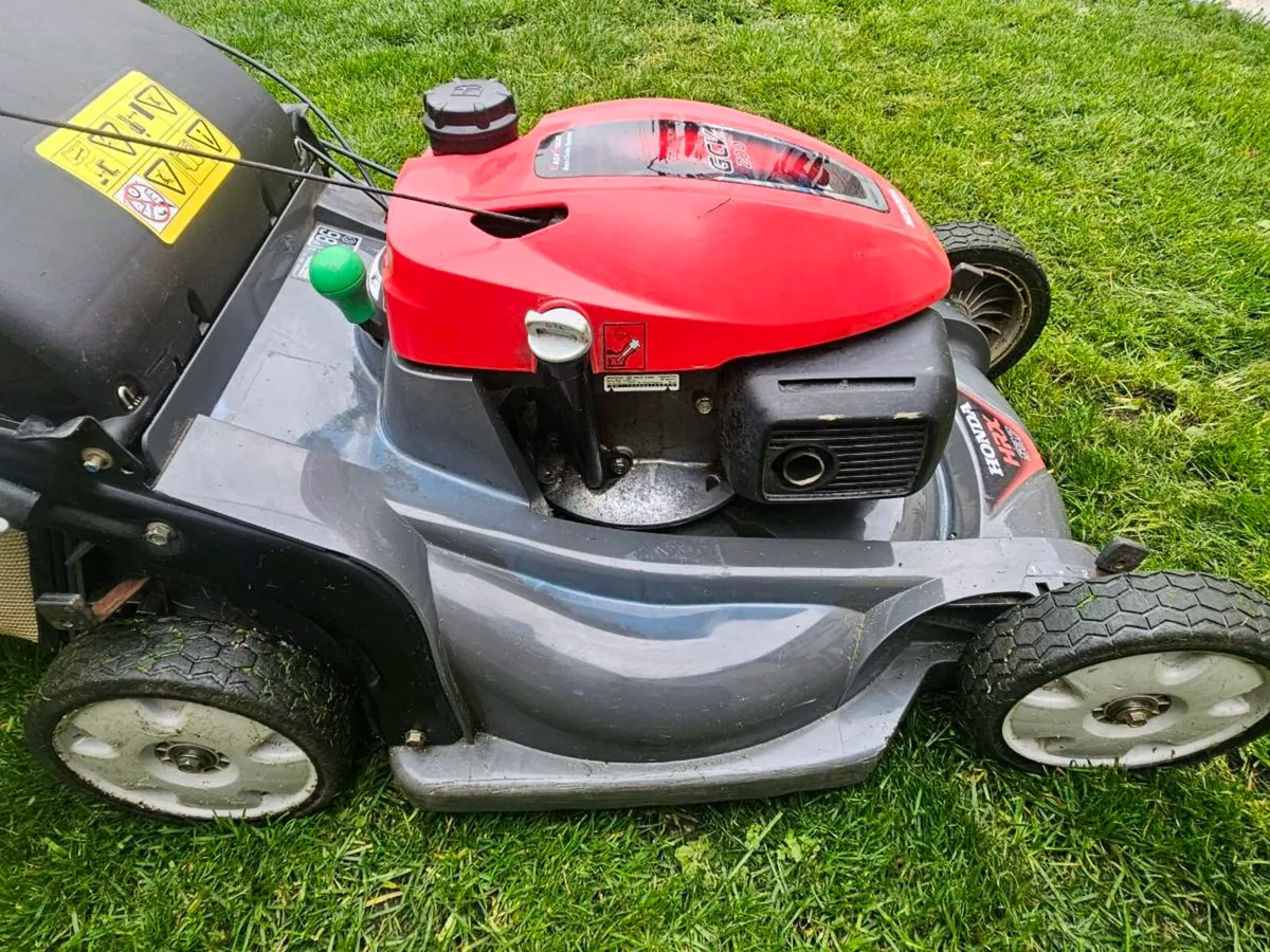 Honda lawnmower - Image 4