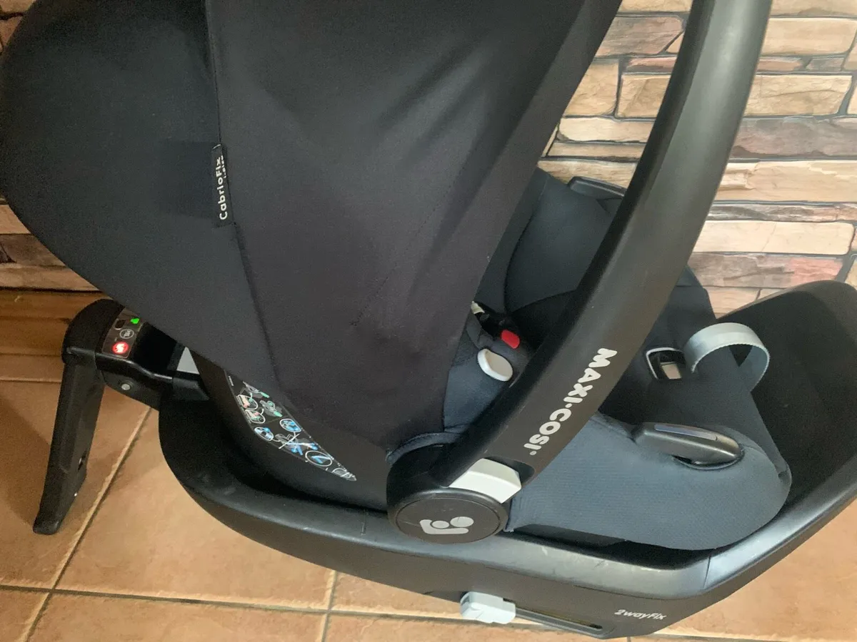 Maxi cosi Digital isofix base & chair /Gorey - Image 2
