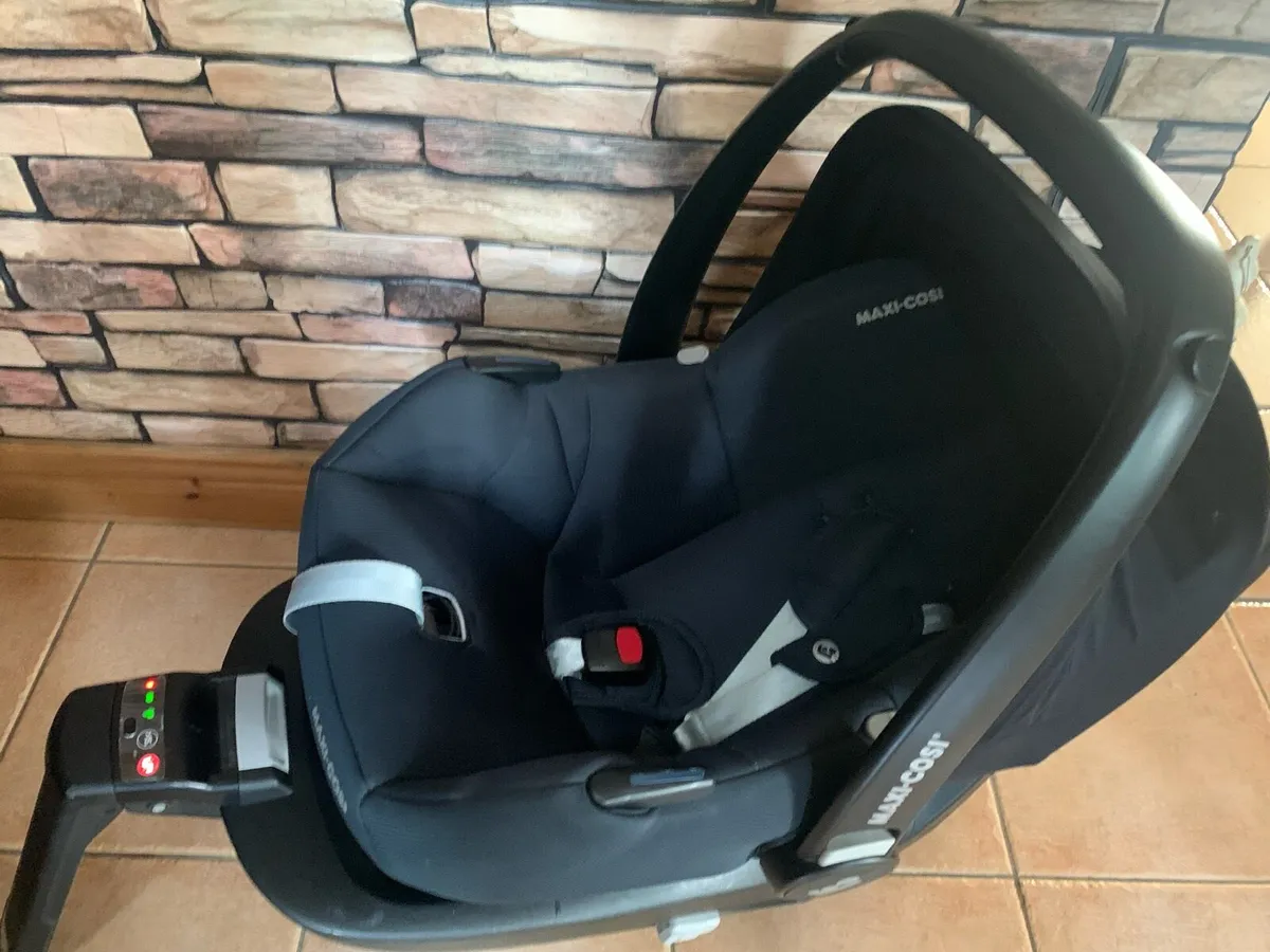 Maxi cosi Digital isofix base & chair /Gorey - Image 3