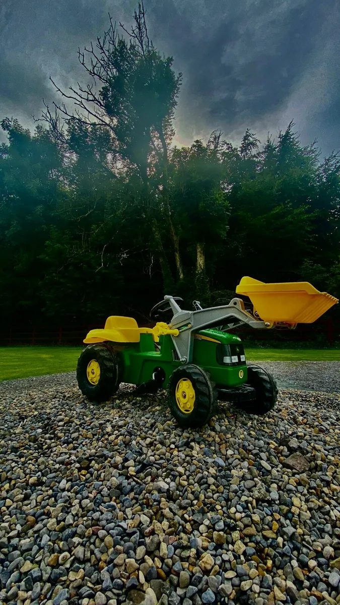 Toy tractor - Image 1