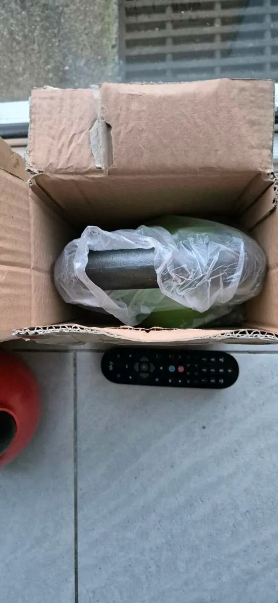 Brand new 12kilo cast iron kettlebell - Image 2