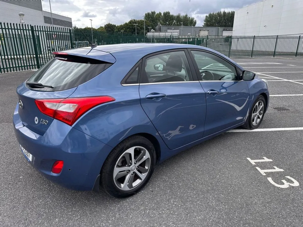 Hyundai i30 1.6 Dsl  Deluxe Model  Low Mileage  F - Image 4