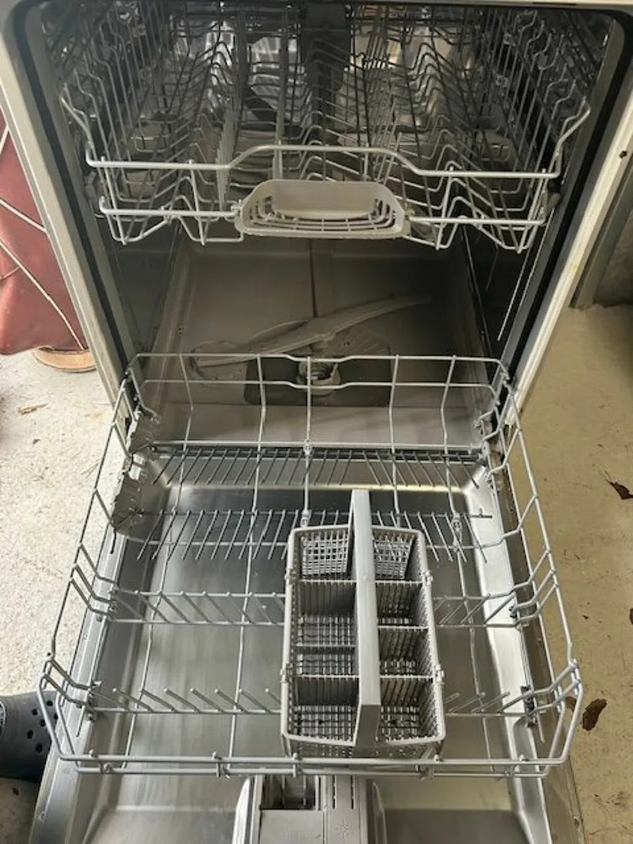 Bosch Dishwasher Series 2 - Image 2