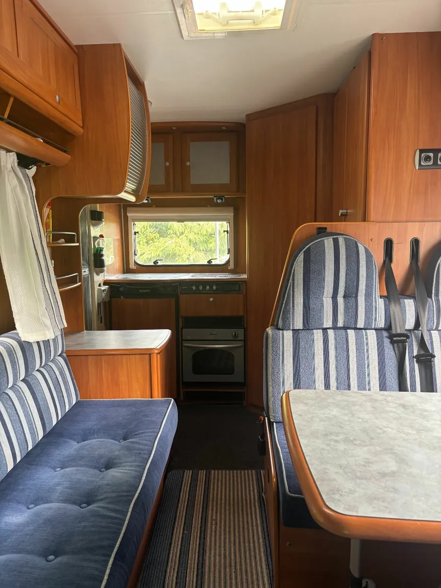 Motorhome - Image 4