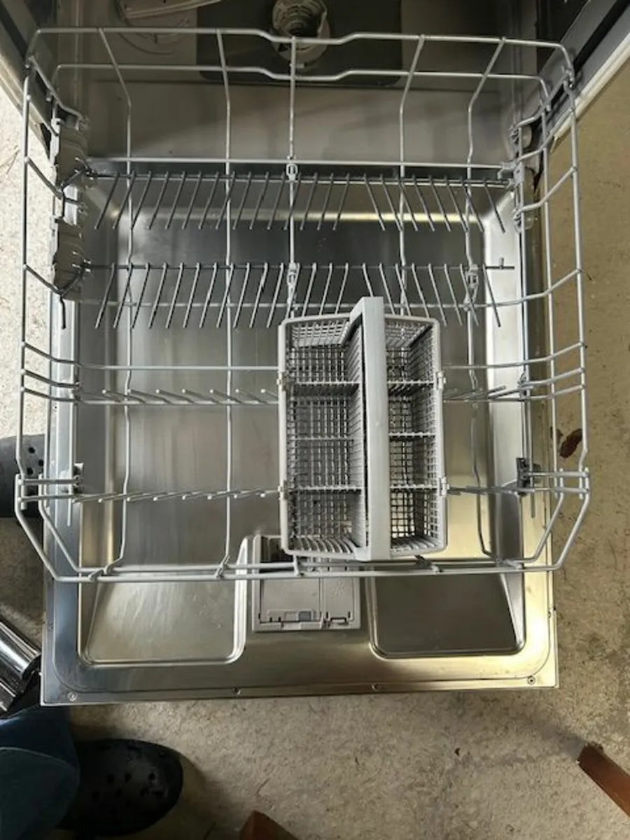 Bosch Dishwasher Series 2 - Image 4