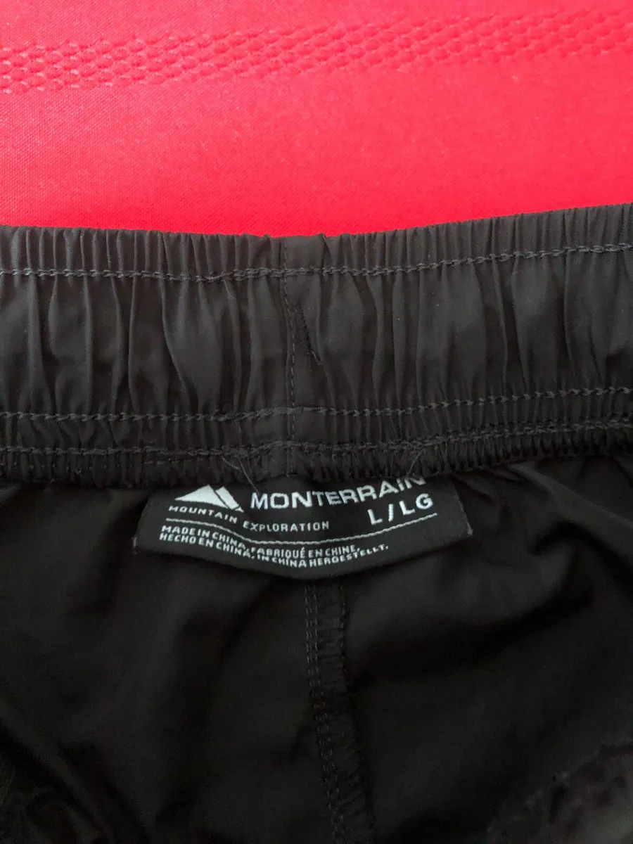 Boys monterrain shorts size L €15 - Image 4