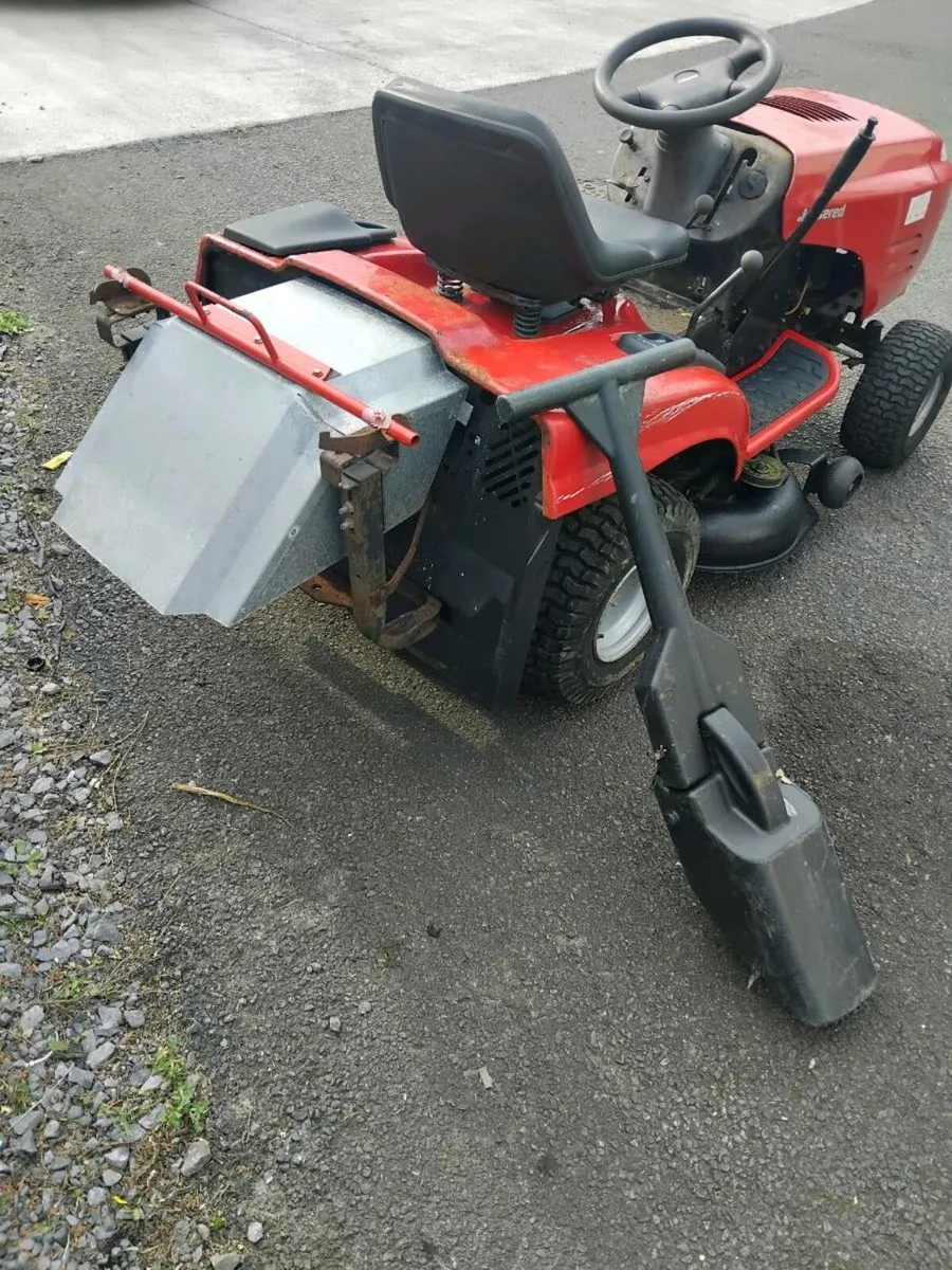 Ride on lawnmower - Image 2