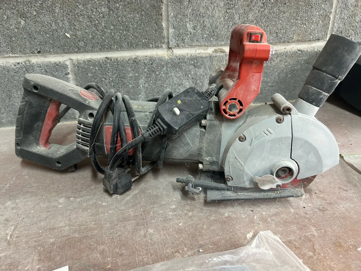 Wall chaser and makita circular saw - Image 3