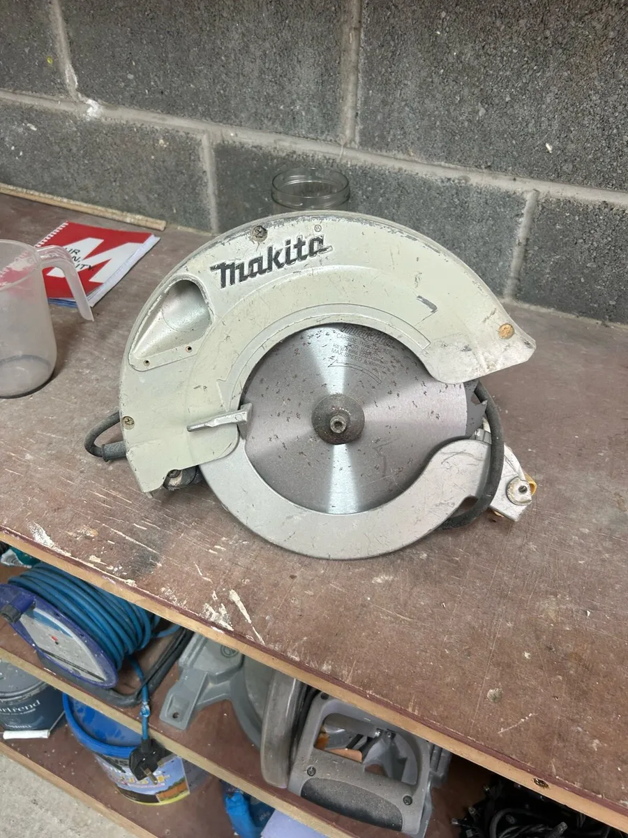 Wall chaser and makita circular saw - Image 1