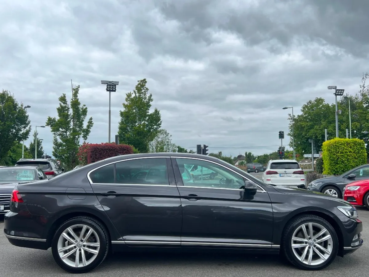 Volkswagen Passat Highline 1.6tdi 120HP  low Kms - Image 4