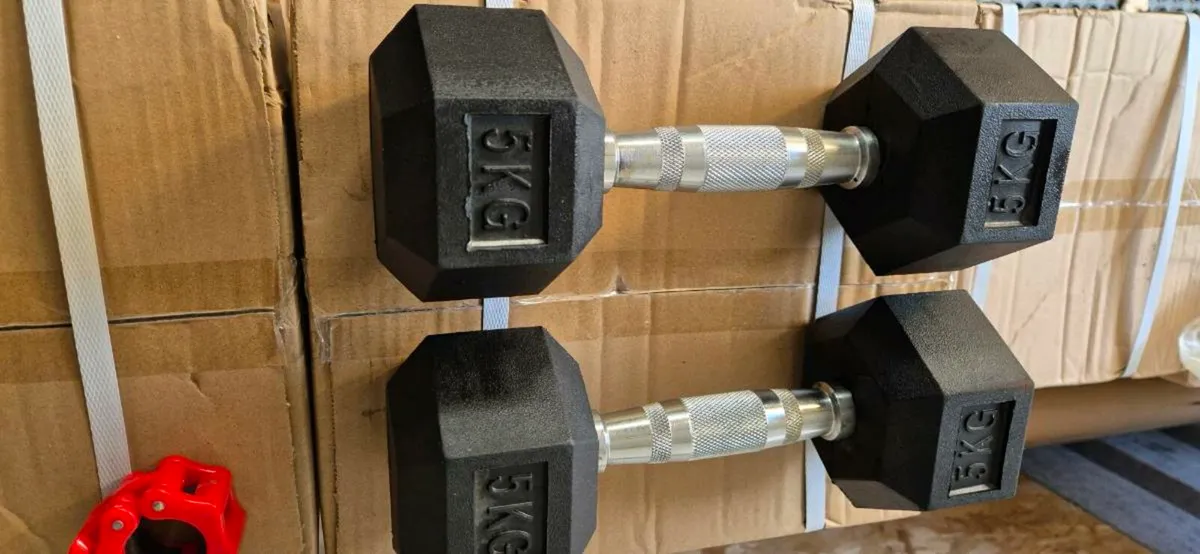 Brand new 2x5kilo hex dumbbells - Image 2