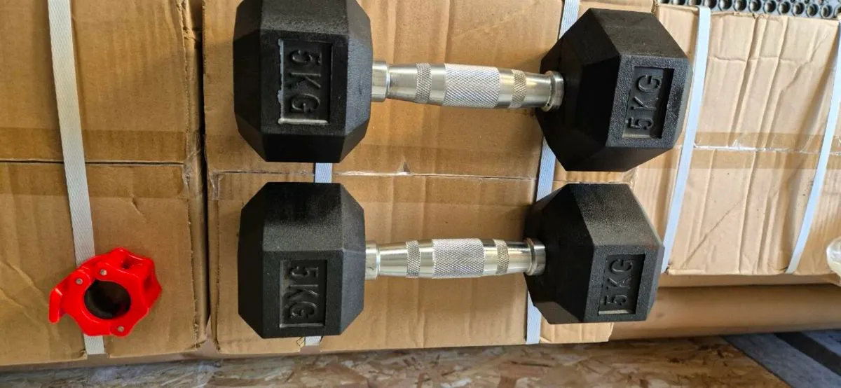 Brand new 2x5kilo hex dumbbells - Image 3