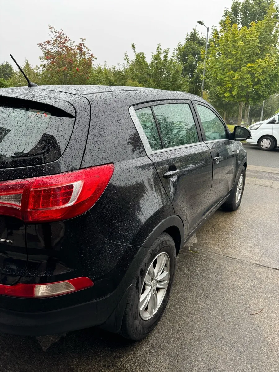 Kia sportage. 1,7 CRDI 1 2 WD5DR 2011 - Image 2