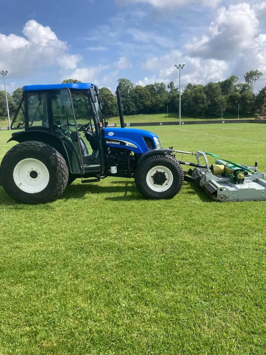 New Holland Tractor - Image 2