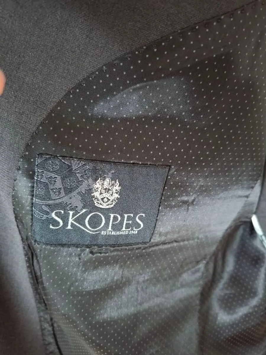 Skopes 3 Piece suit - Image 1