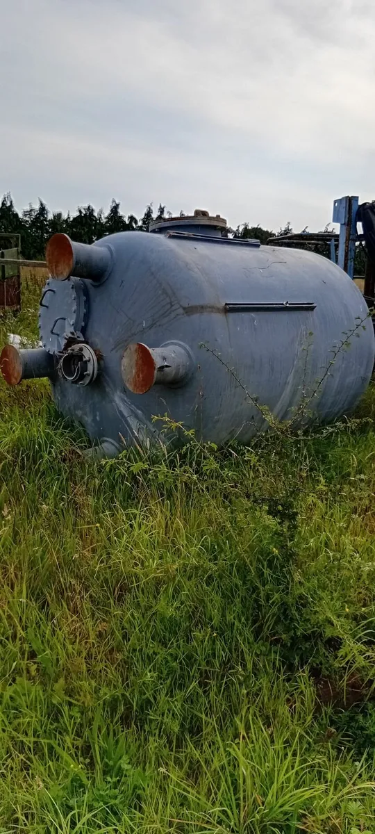 Industrial steel tank - Image 2