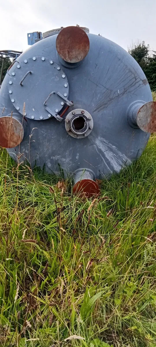 Industrial steel tank - Image 3