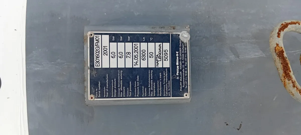 Industrial steel tank - Image 4