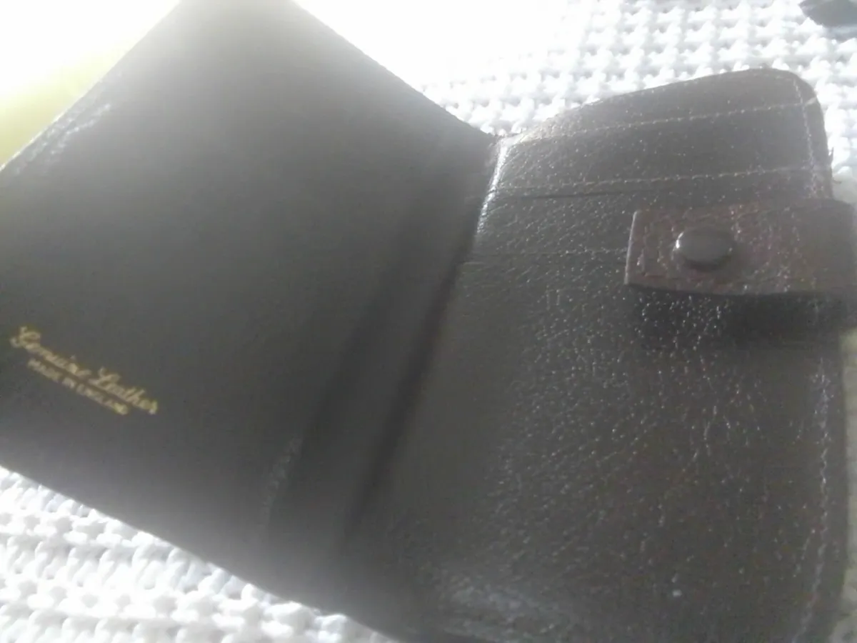 VINTAGE BROWN LEATHER PURSE UNUSED - Image 3