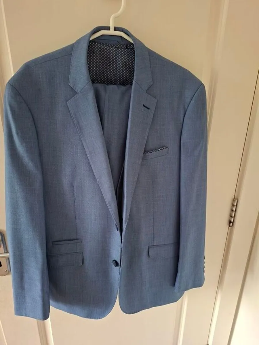 Cavani Suit - Image 1