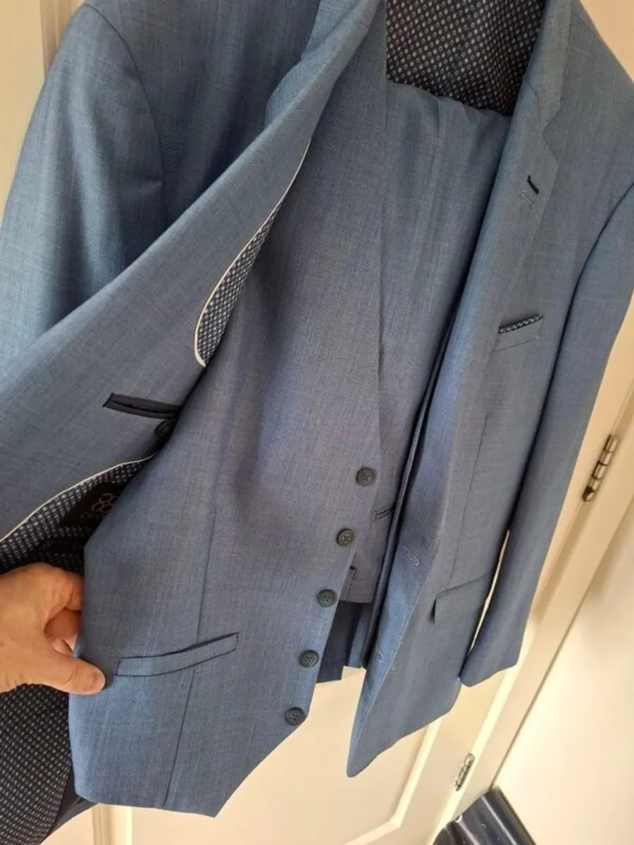 Cavani Suit - Image 3