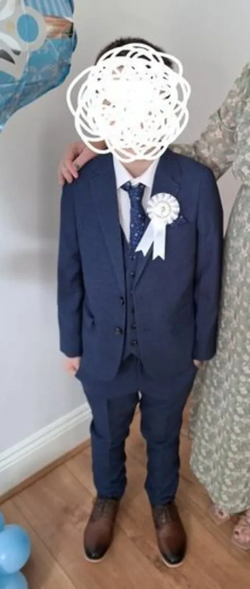 Boys first communion suit - Image 1
