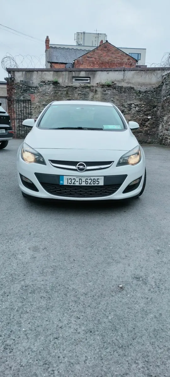 Van - Image 1