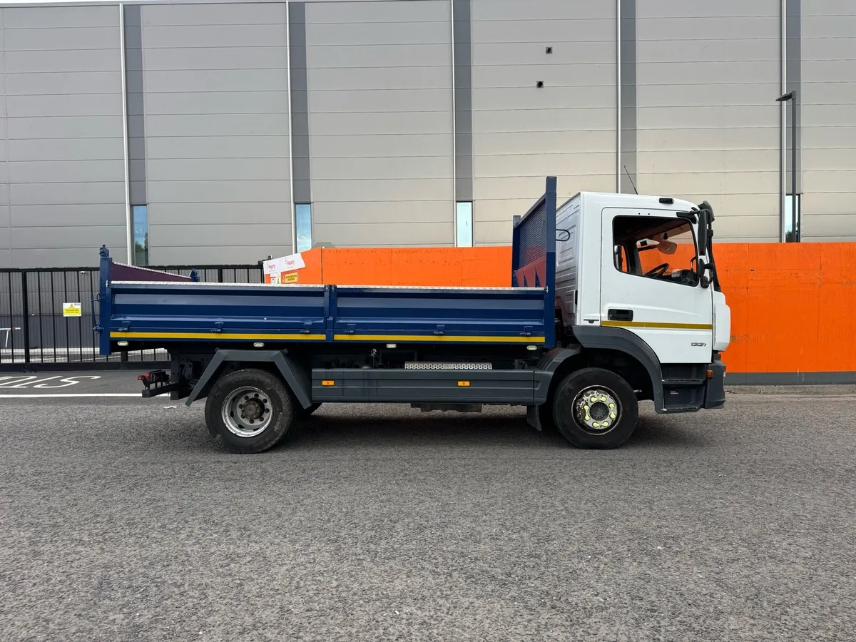 Mercedes Actros 12 ton tipper - Image 4