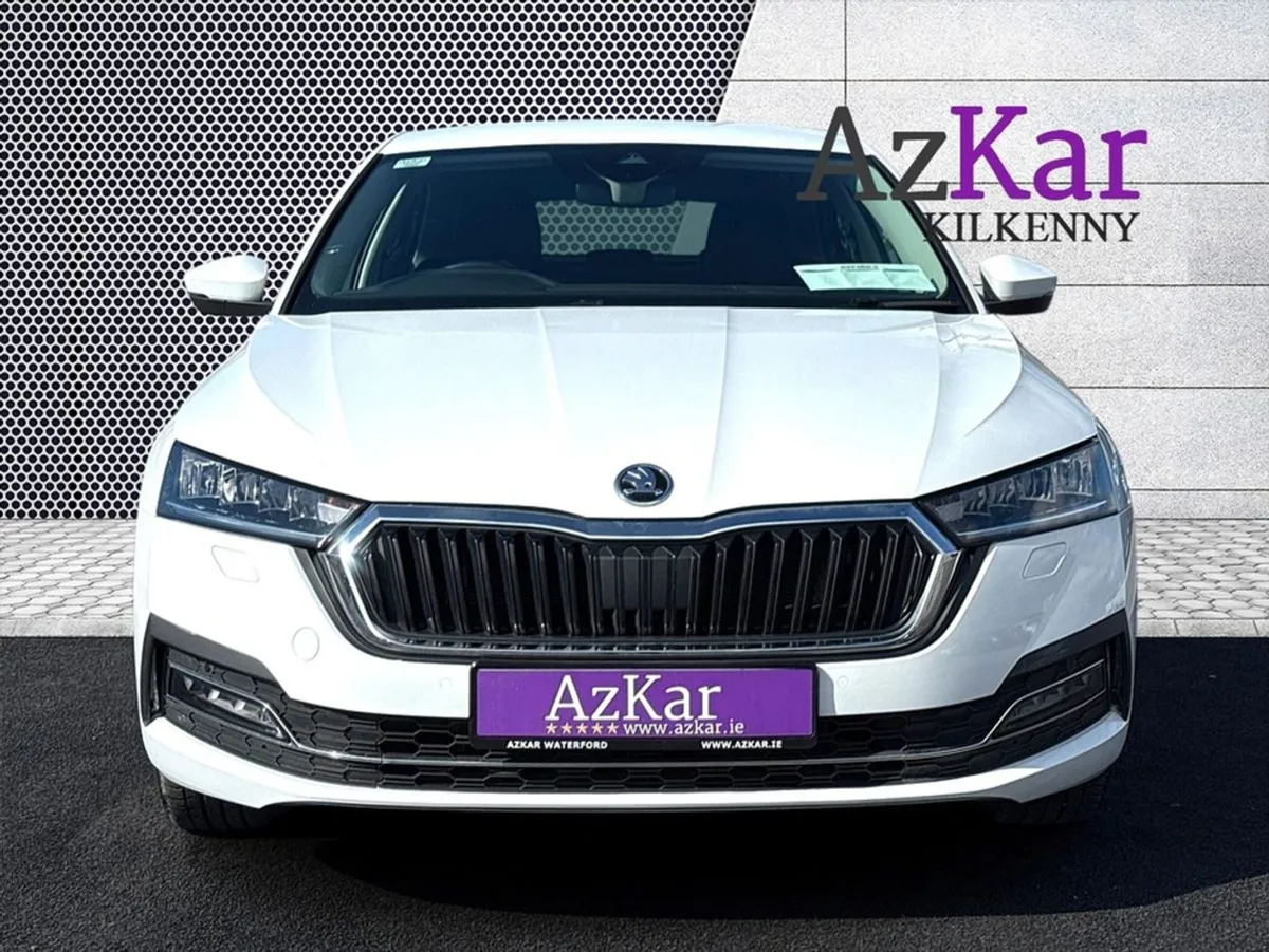 Skoda Octavia 2023 Style 1.4 TSI Phev 200BHP Auto - Image 2