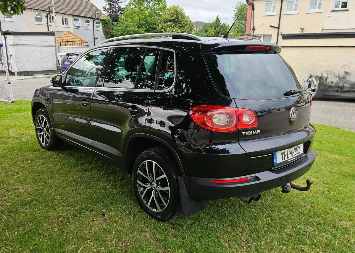 Volkswagen Tiguan 2011 - Image 3