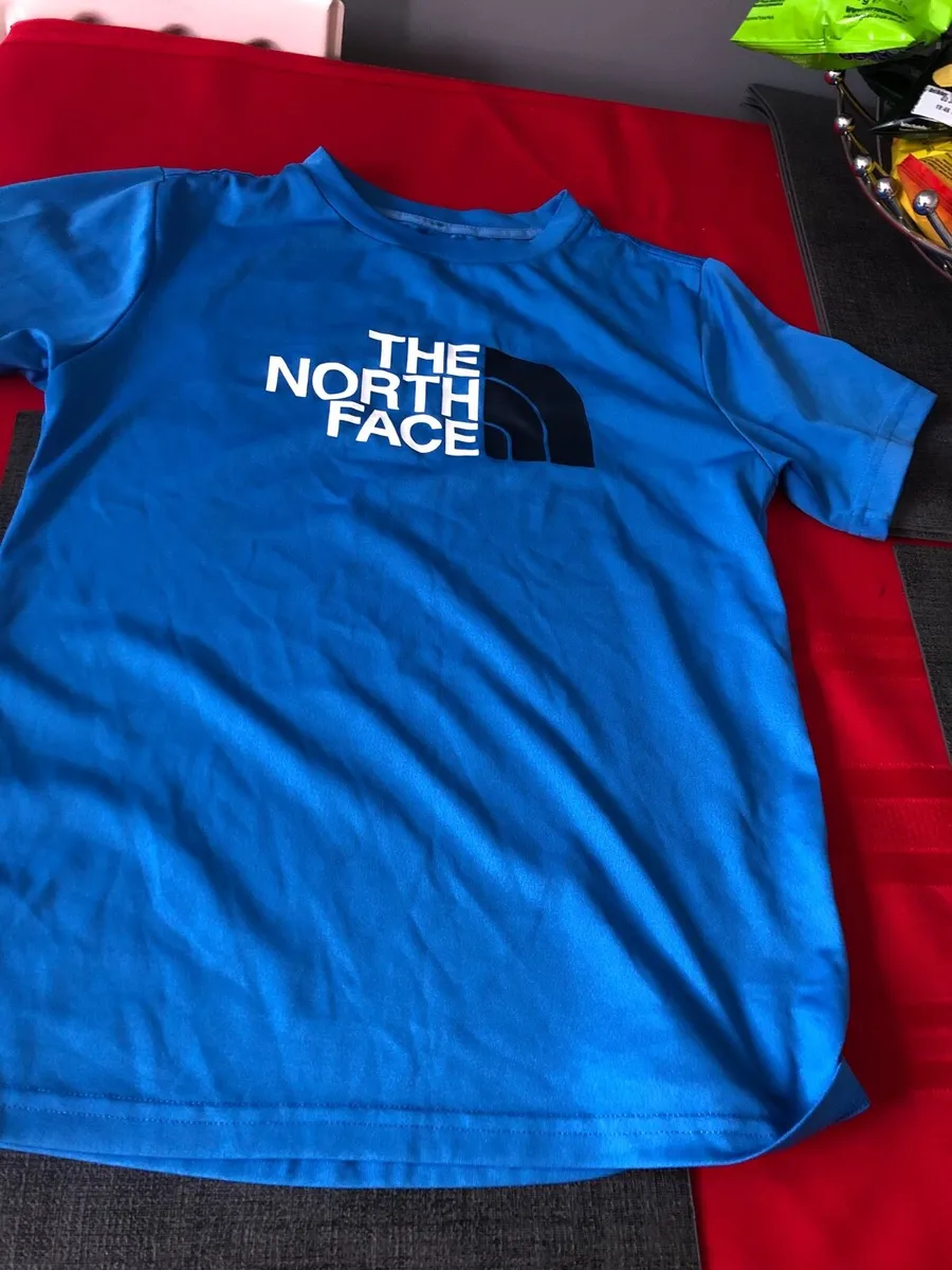 Boys northface teeshirt size M €10 - Image 1