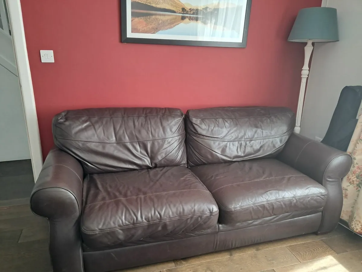 2 seater couch - Image 1