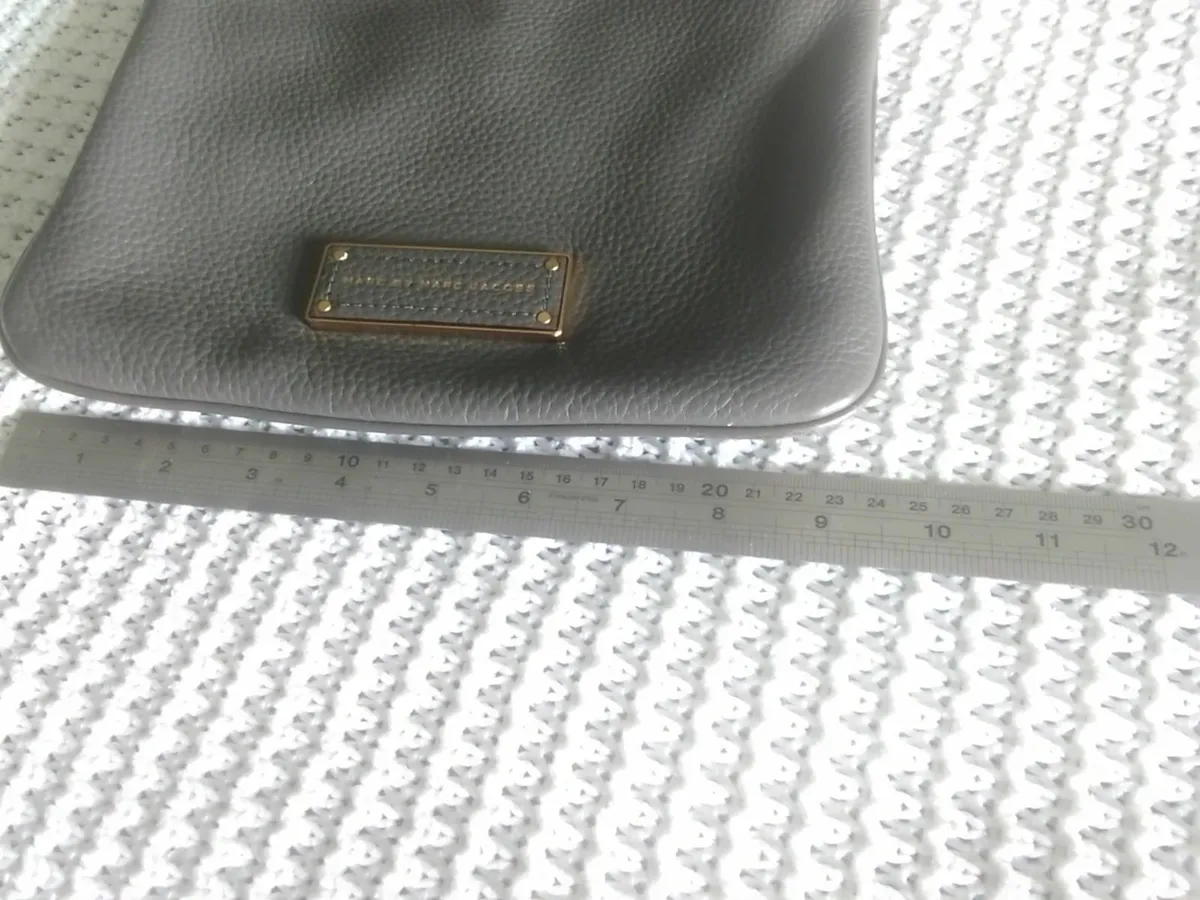 MARC JACOBS GREY SOFT LEATHER CROSSBODY BAG - Image 4