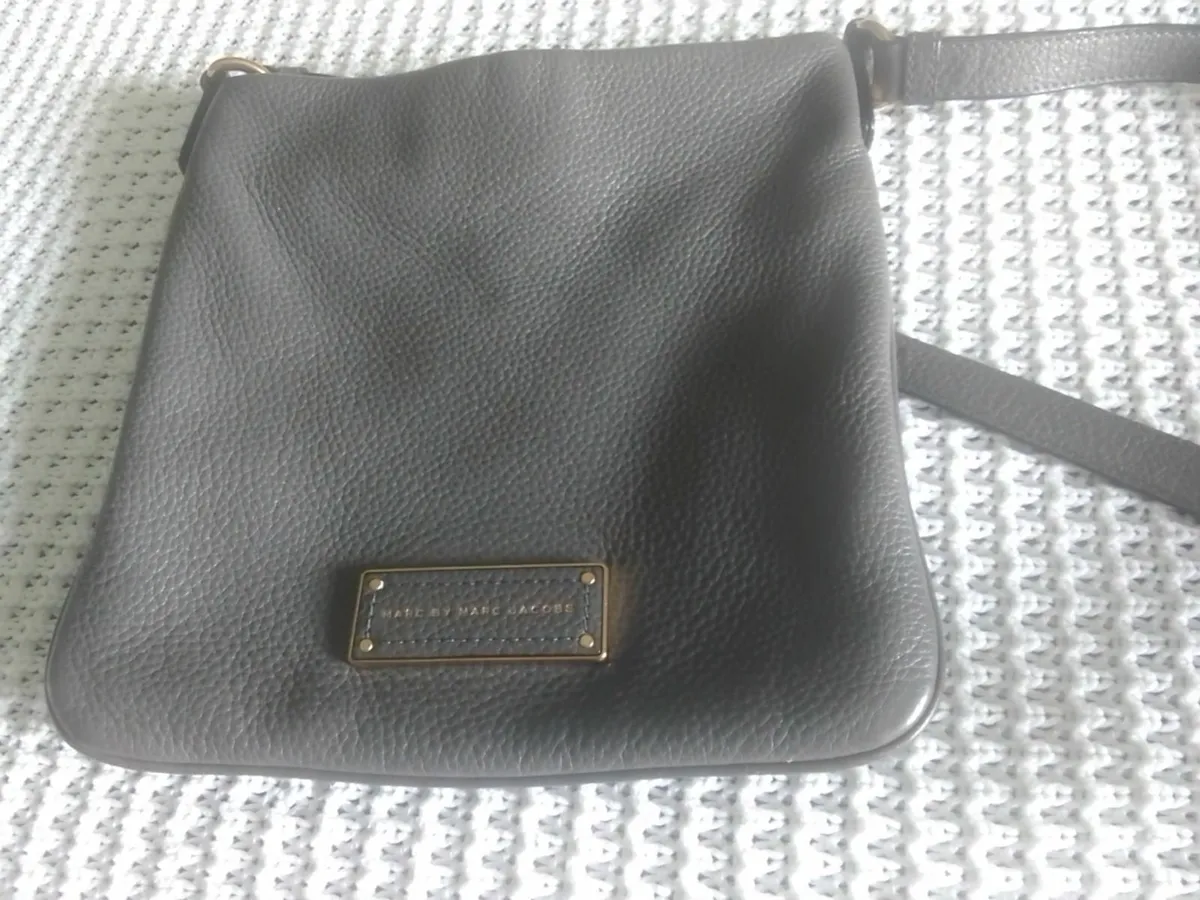 MARC JACOBS GREY SOFT LEATHER CROSSBODY BAG - Image 1